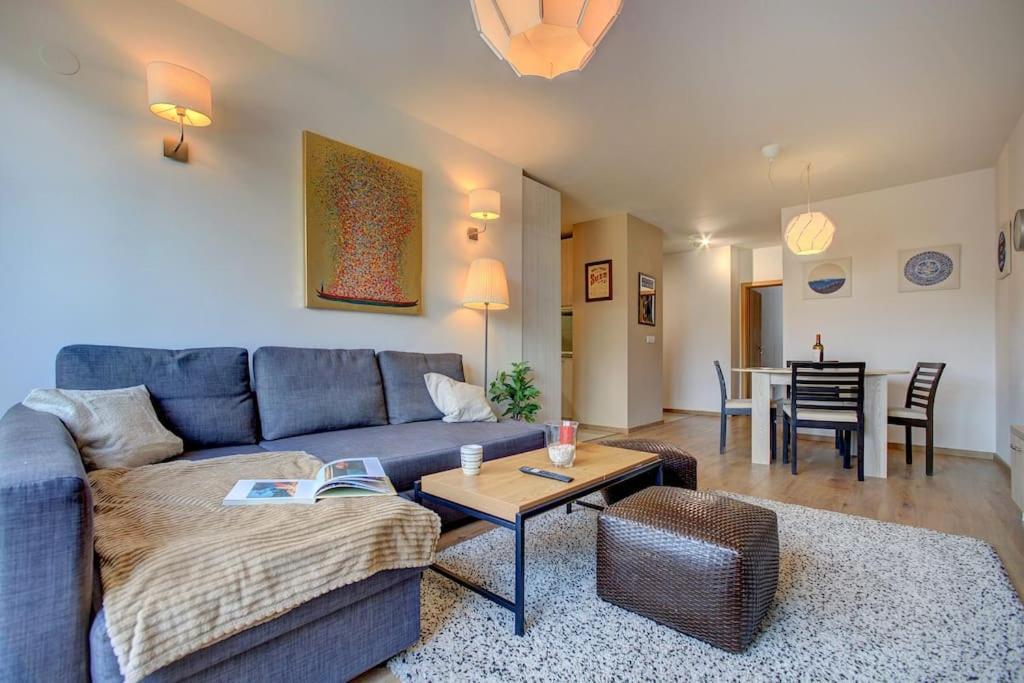 Spacious Home Office With Secure Garage In Sofia Luaran gambar